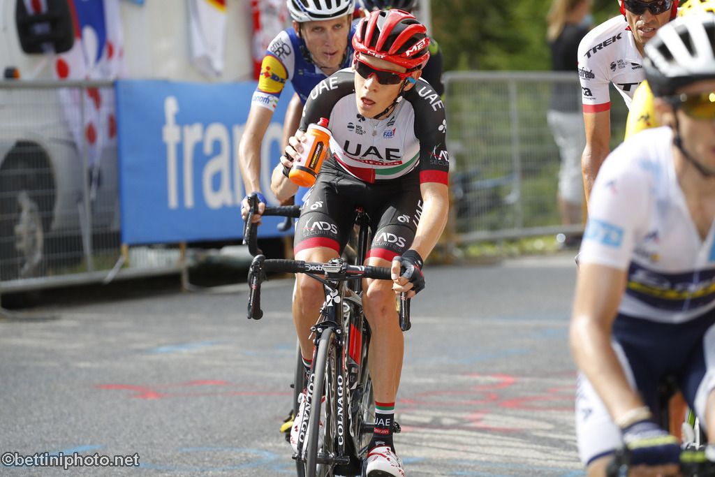 Meintjes breaks into GC top 20 on Vuelta stage three - UAE team Emirates