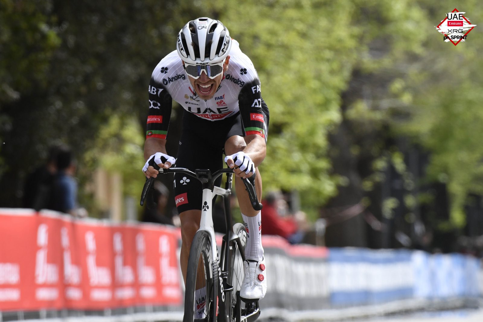 Oliveira on the march